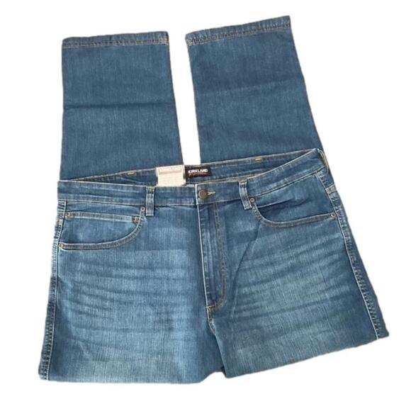 Kirkland Signature Men’s Jeans Blue Classic Stretch Denim Size 42 X 29 NWT - Picture 3 of 12